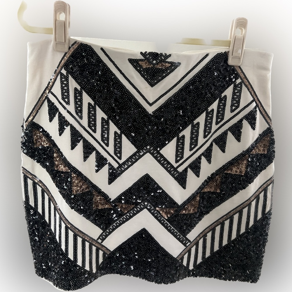 Express Aztec Sequin Skirt in Medium Black/Gold